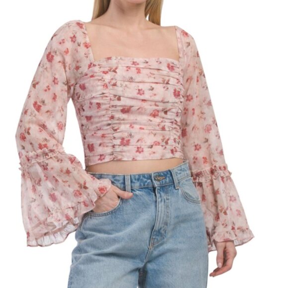 NWT LUSH Floral pattern Ruffle bell sleeve Smocked back Cropped Pink Top Size S - Picture 1 of 4